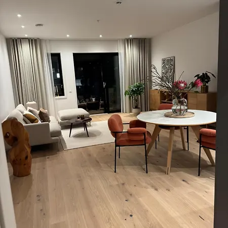 Modern Seaside Apartment, Stunning Harbor Views * Τρόμσο