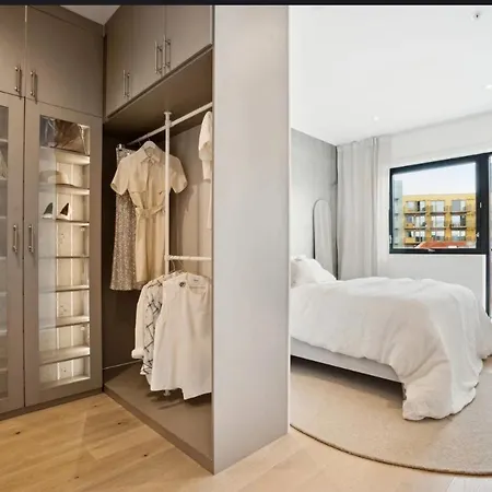 Modern Seaside Apartment, Stunning Harbor Views * トロムソ